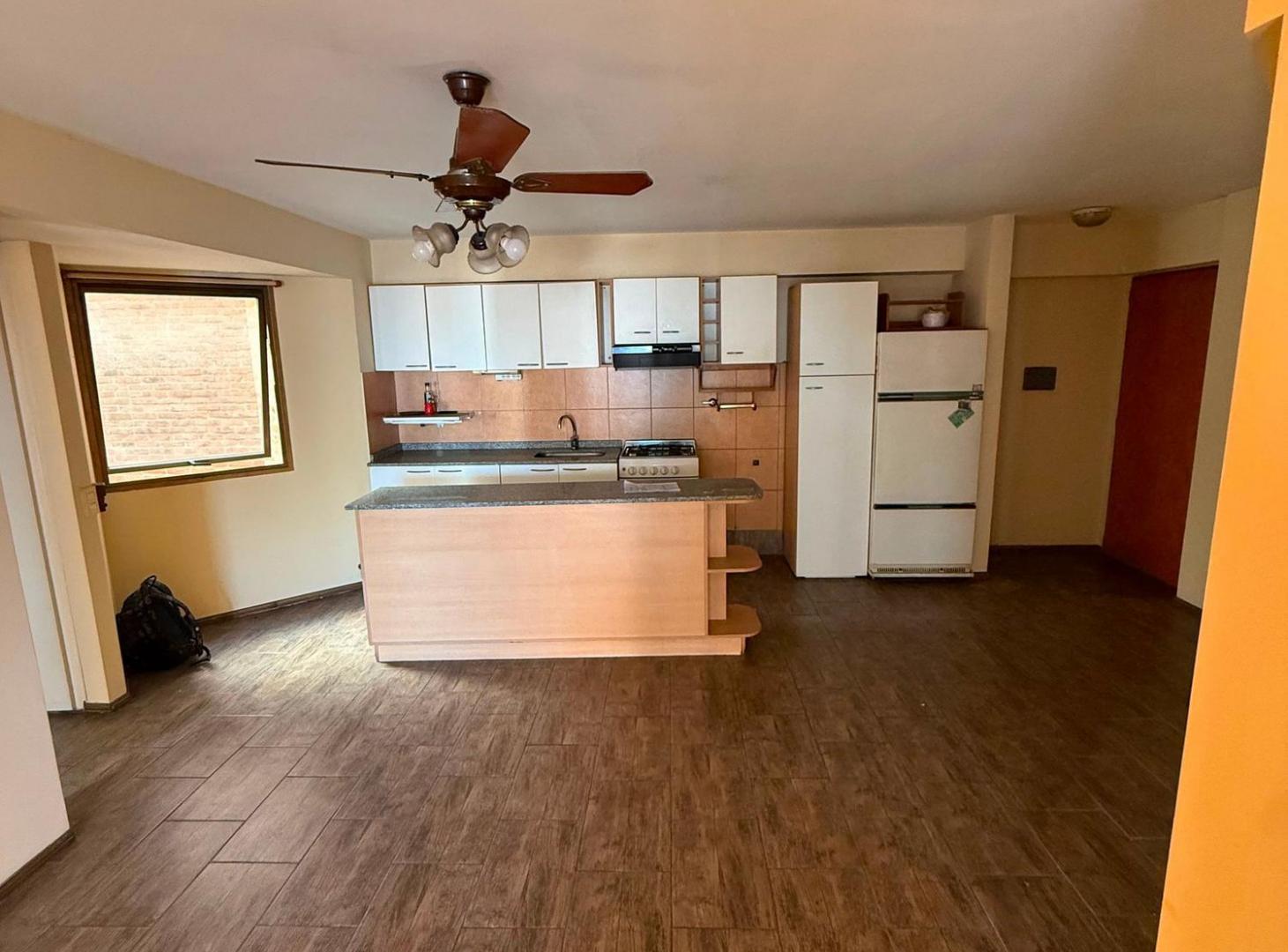 Foto de Departamento 2 amb. en venta con cochera y balcon, imagen 3