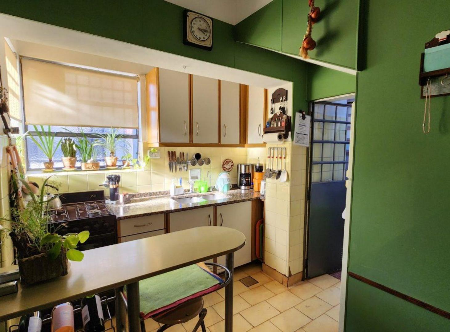 Foto de CASA 4 AMBIENTES CON COCHERA Y PATIO EN FLORESTA, imagen 4