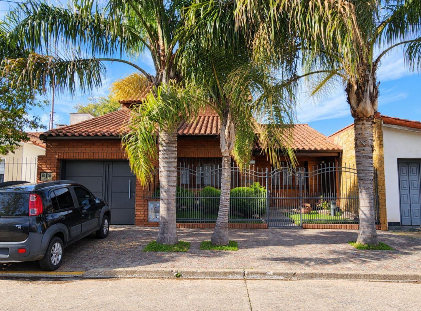 HERMOSA CASA EN VENTA - 5 AMBIENTES EN QUILMES