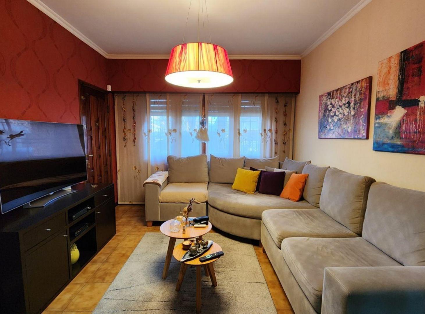Foto de HERMOSA CASA EN VENTA - 5 AMBIENTES EN QUILMES, imagen 3