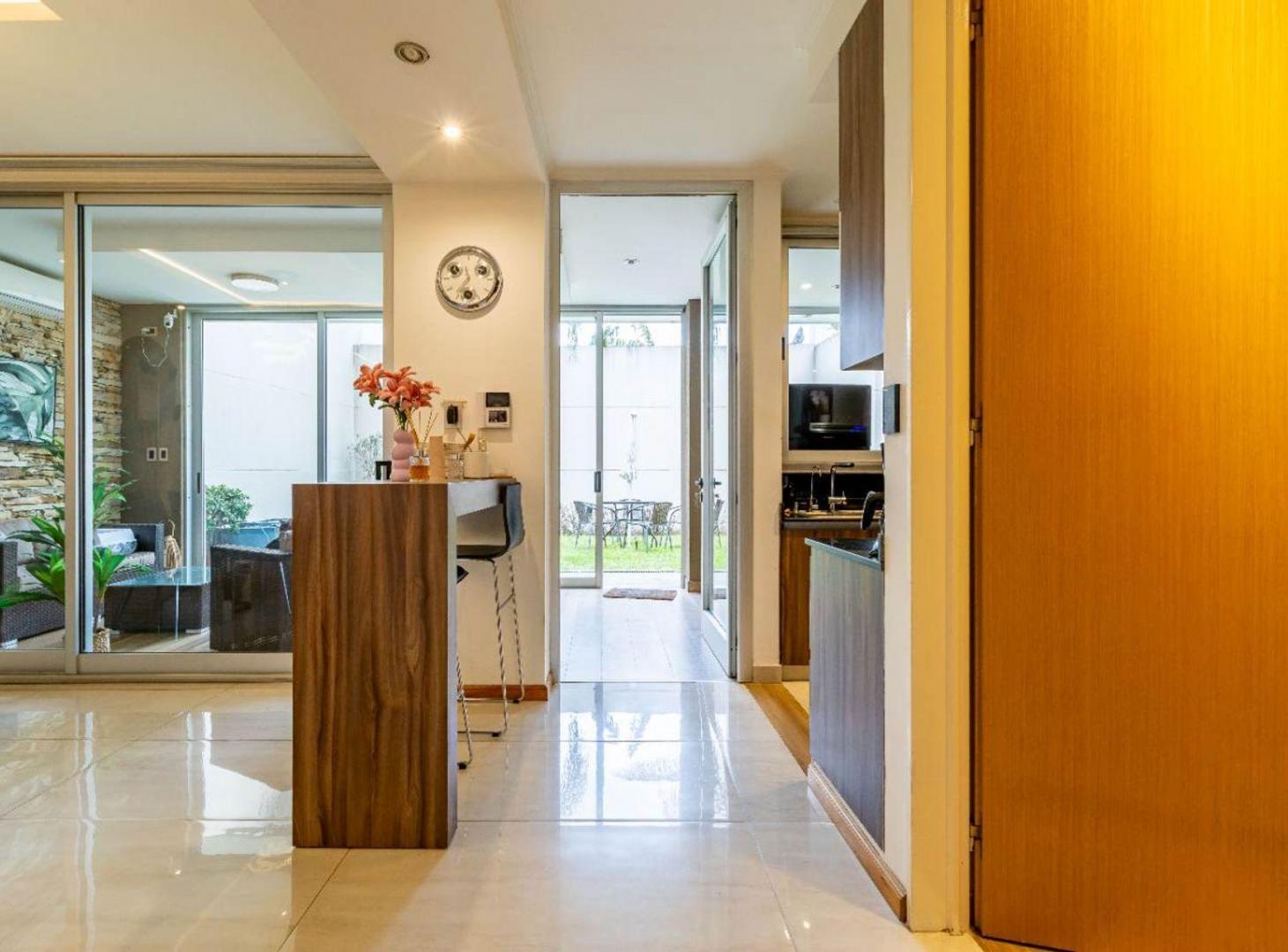 Foto de ESPECTACULAR CASA 5 AMBIENTES EN V. PUEYRREDON, imagen 5