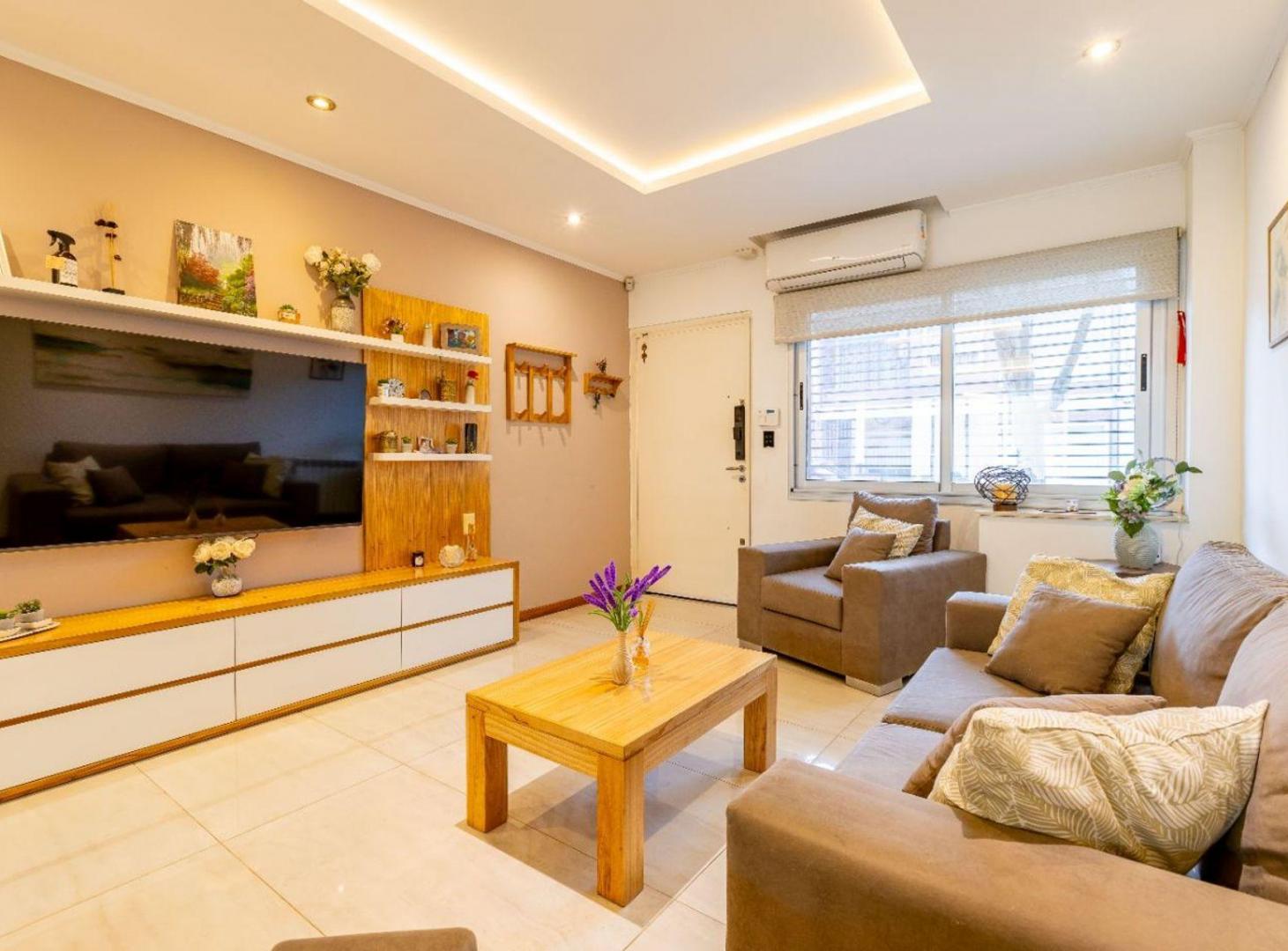 Foto de ESPECTACULAR CASA 5 AMBIENTES EN V. PUEYRREDON, imagen 4