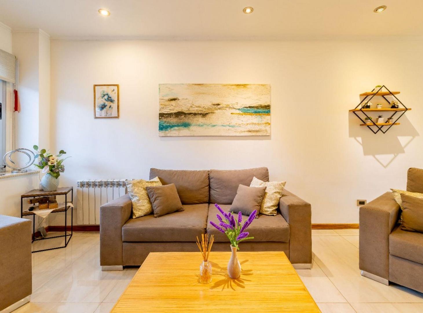 Foto de ESPECTACULAR CASA 5 AMBIENTES EN V. PUEYRREDON, imagen 2