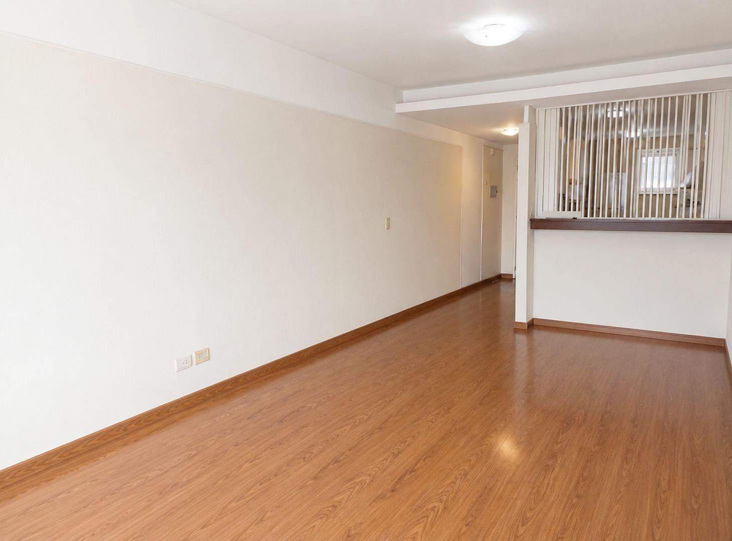 Foto de VENTA DEPARTAMENTO 2 AMBIENTES MATADEROS PILETA, imagen 3