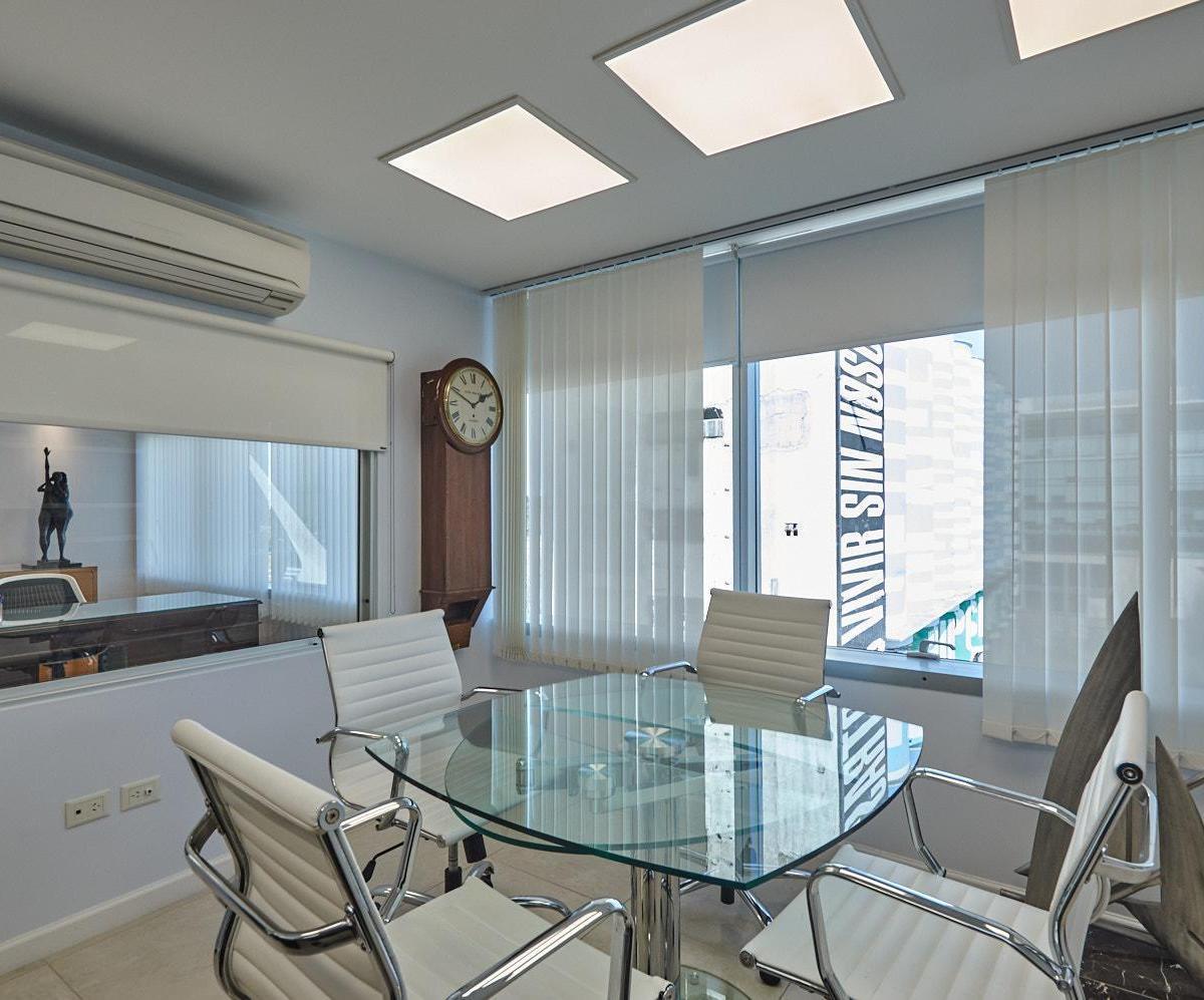 Oficina en Venta en El Buenos Aires Plaza con Cochera Puerto Madero 2