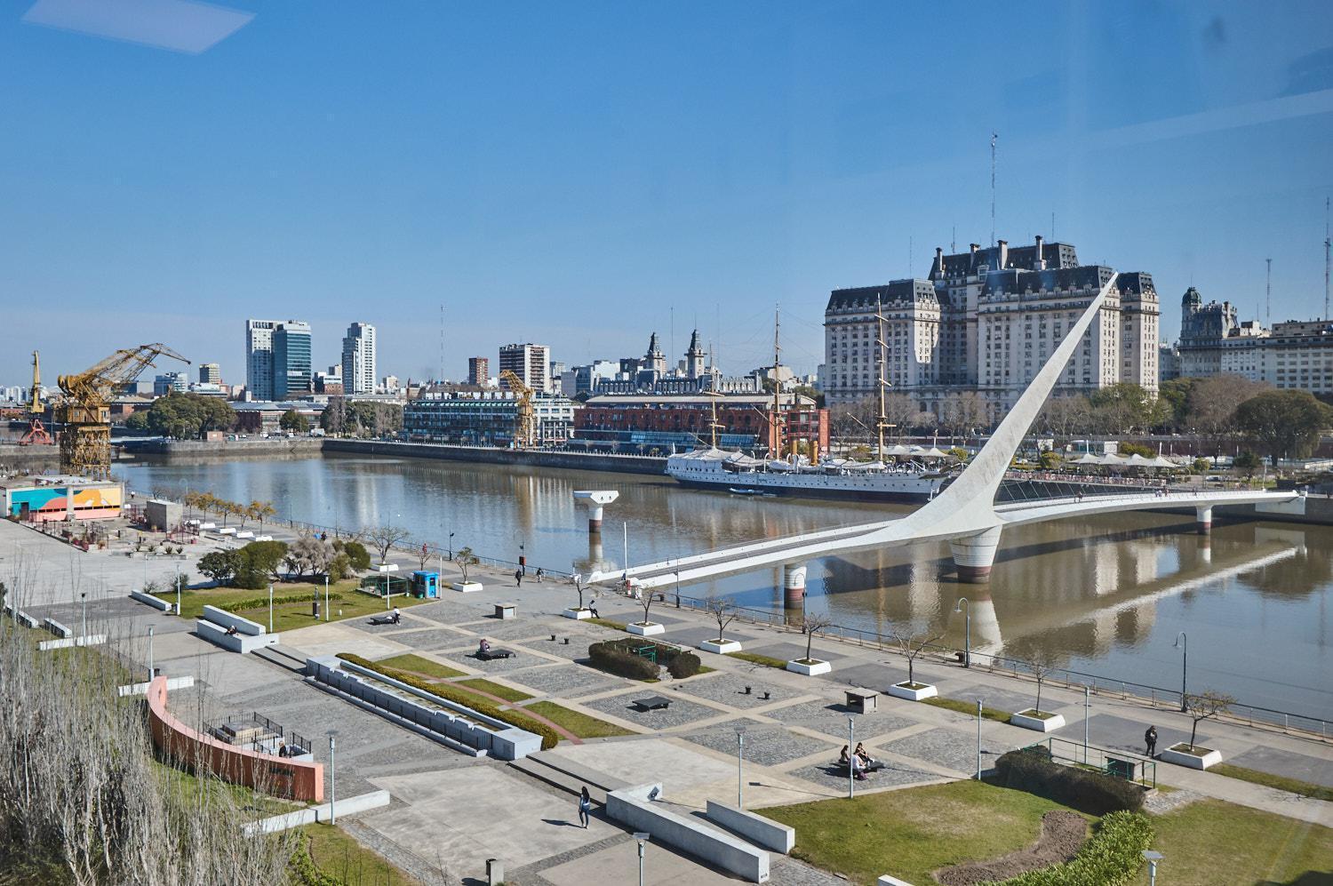 Oficina en  VENTA en el BUENOS AIRES PLAZA con COCHERA PUERTO MADERO