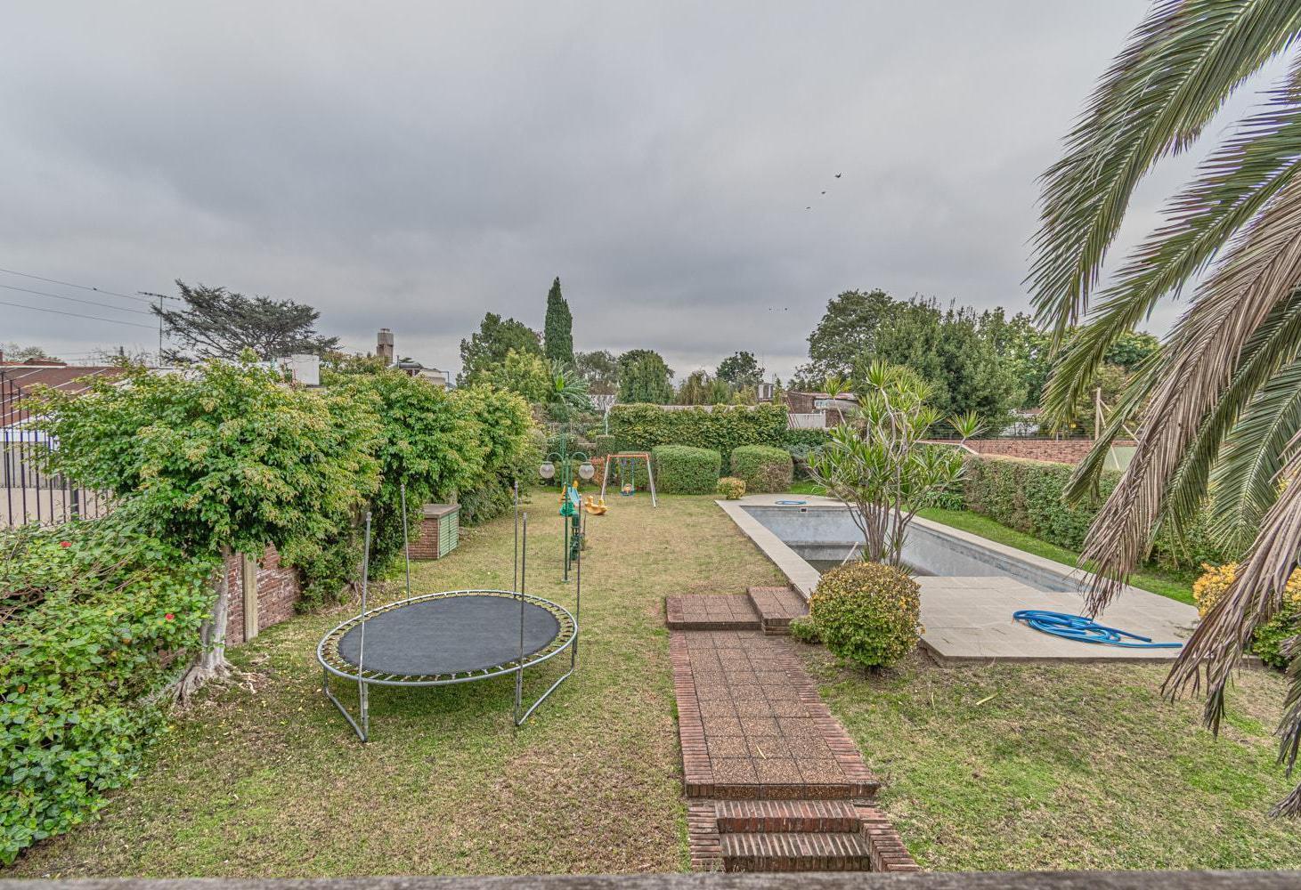 Casa a la venta de 4 dormitorios en Ballerster - imponente parque con piscina