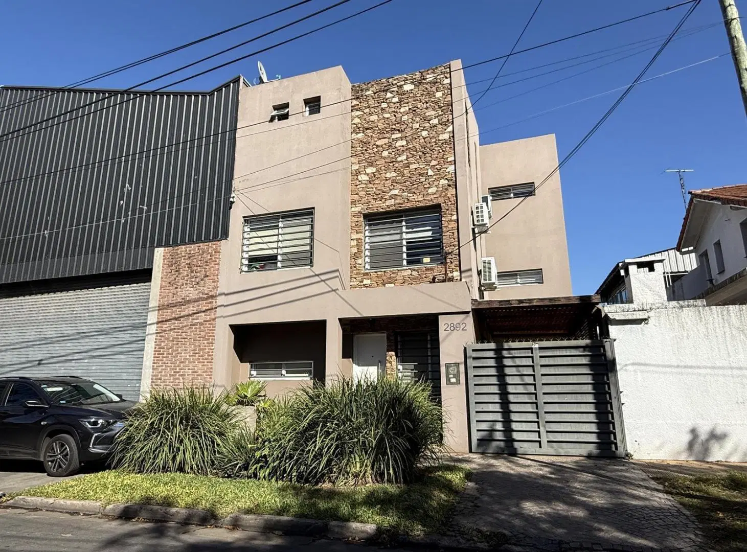 Venta en Block Casa + Triplex - Ideal Vivienda más renta - Munro 5