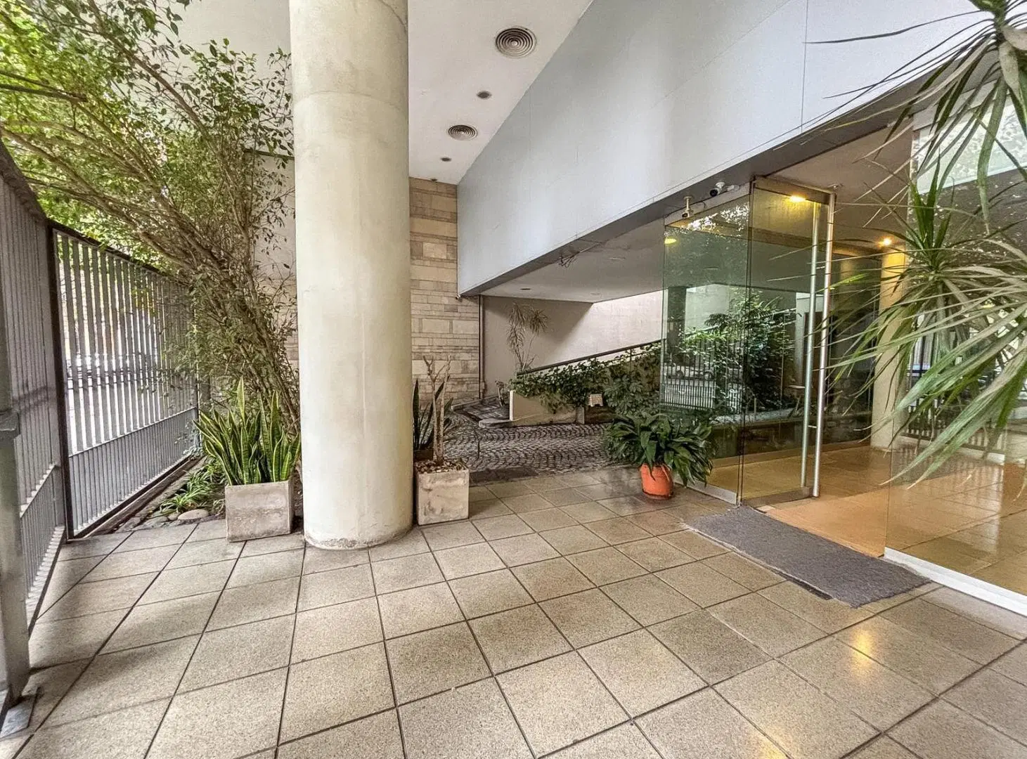 Venta departamento monoambiente con gran terraza propia en Belgrano 2
