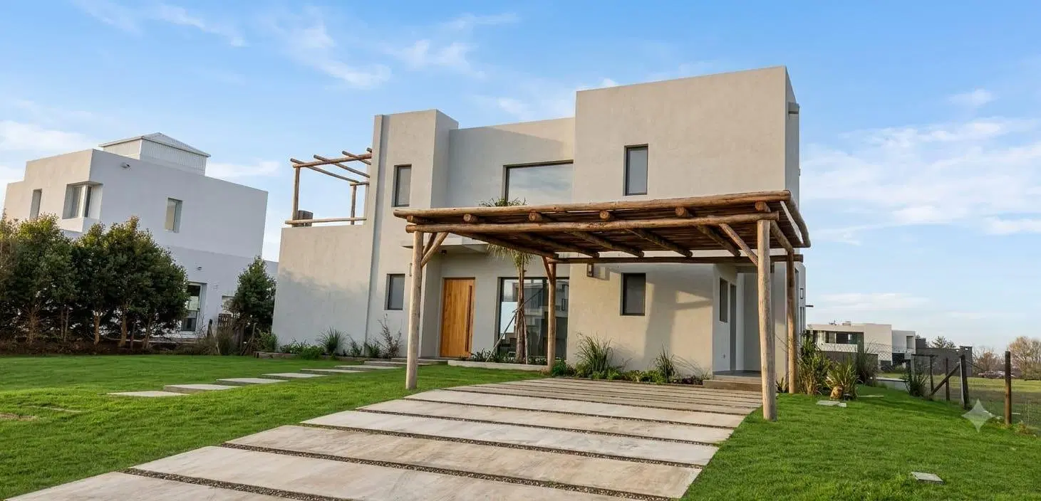 Casa en venta a la laguna Barrio El Naudir 2
