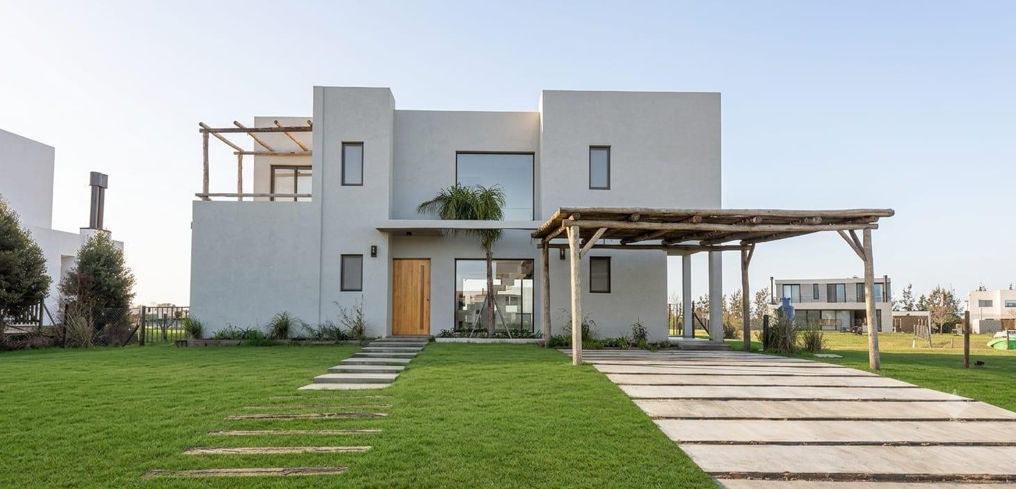 Casa en venta a la laguna Barrio El Naudir