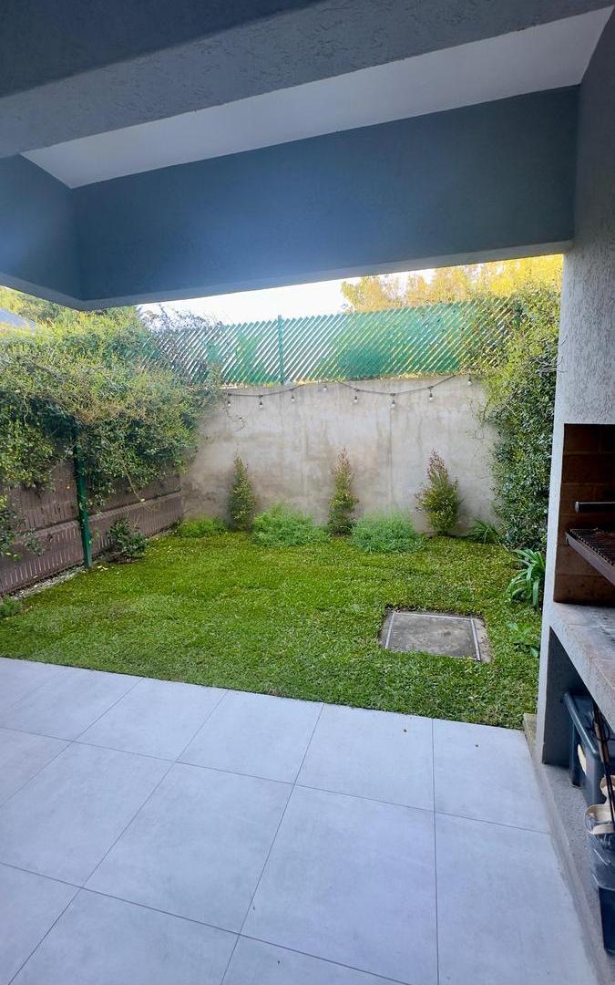 Foto de Triplex en venta en Tigre. Parrilla y jardín. Terrazas al río., imagen 4