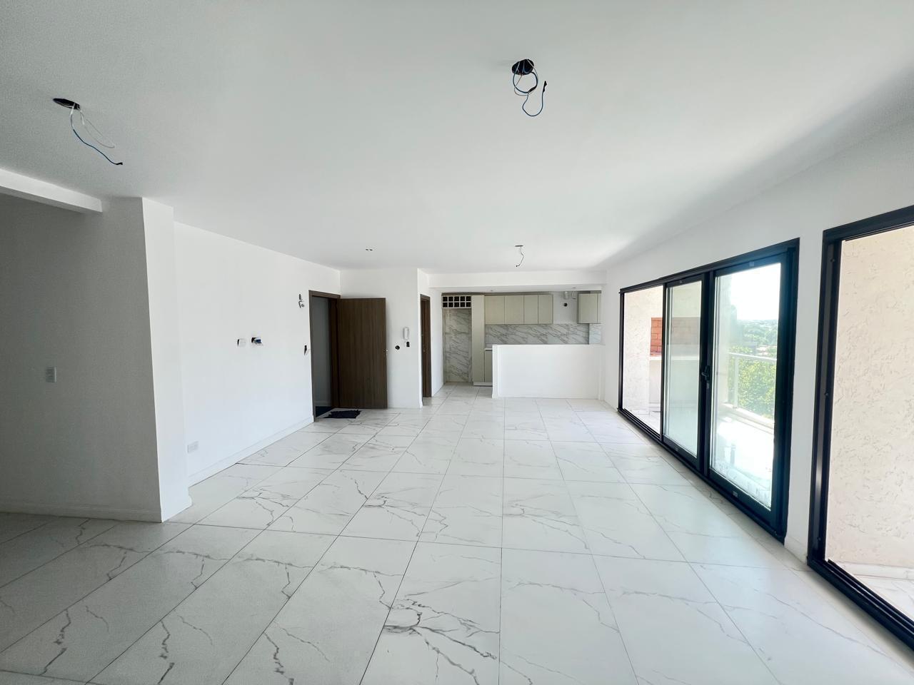 Venta Departamento Piso 4 Ambientes, 2 Cocheras, Lanús.