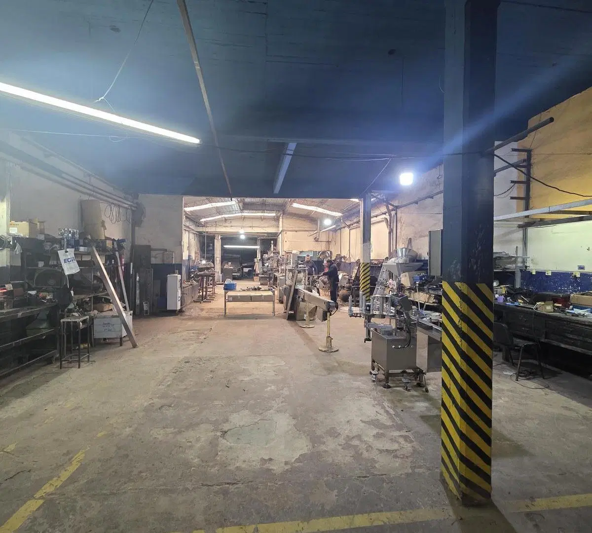 VENTA GALPON INDUSTRIAL CON OFICINAS Y VIVIENDA EN BLOCK-LANÚS OESTE-IDEAL USO MIXTO/INVERSION 3