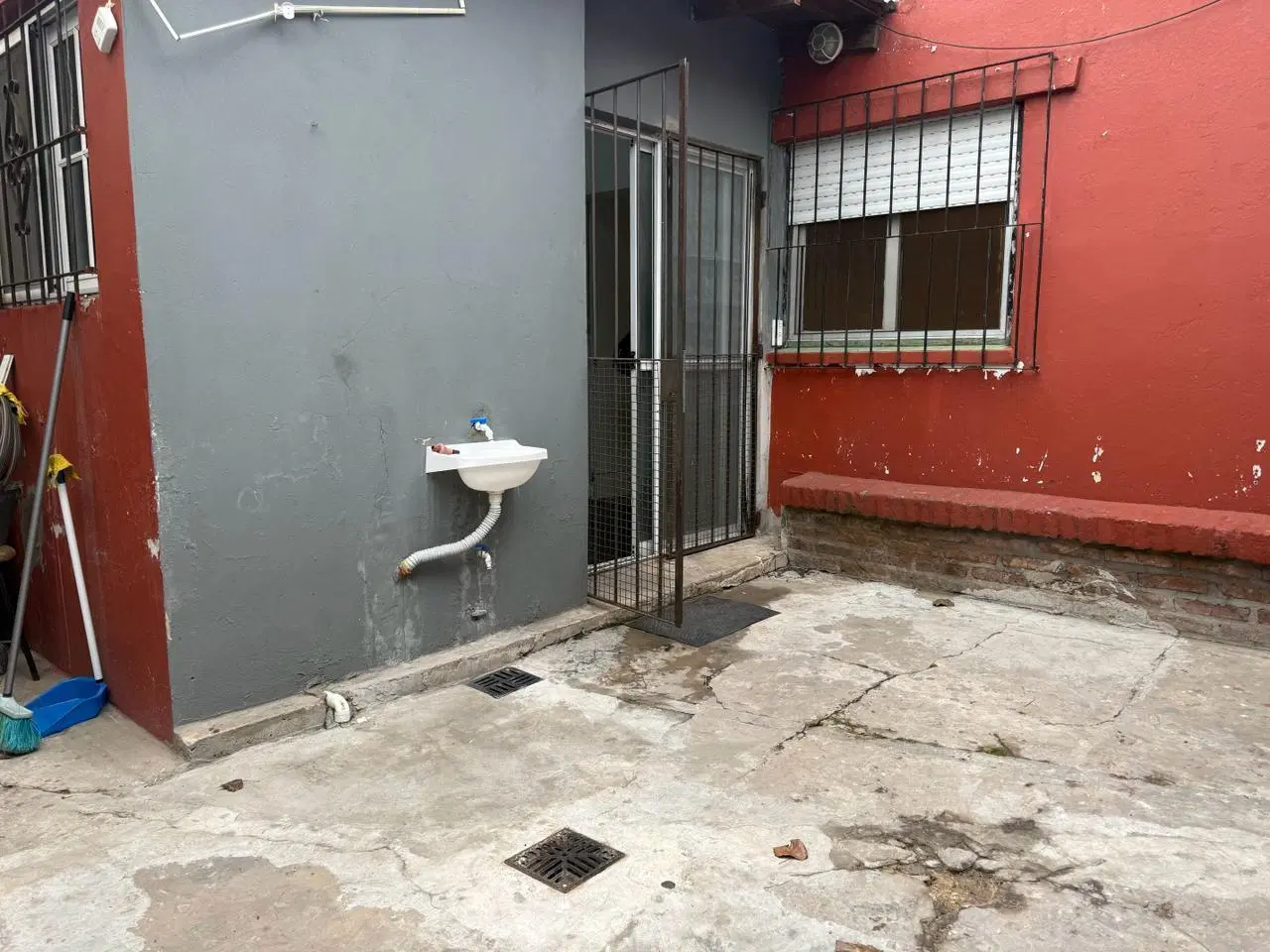 ALQUILER! PH 2 Amb al Frente con Gran Patio – Gerli 3