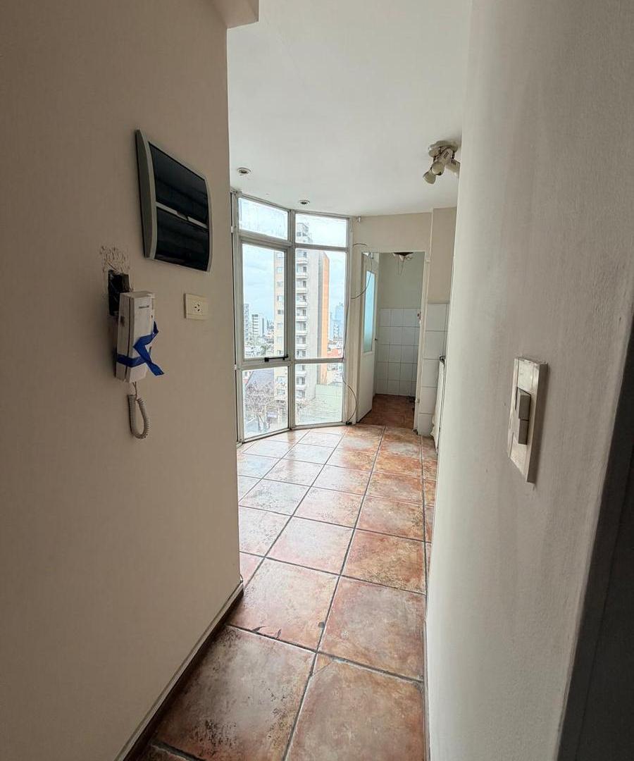 Foto de Venta Depto Tres Ambientes C/Cochera, 60M2, Lanús Este, imagen 2