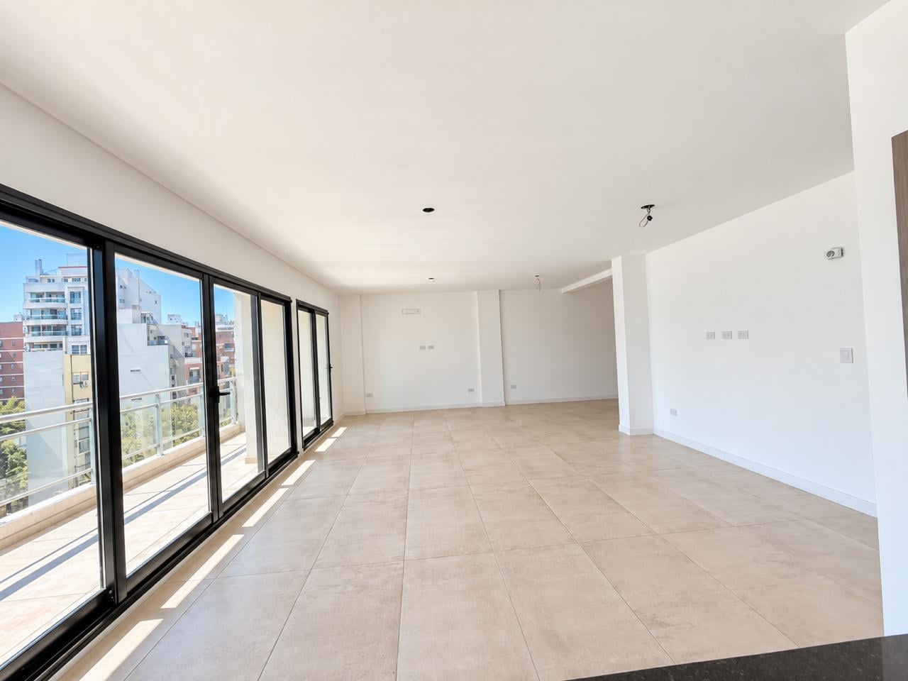 Foto de Venta 4 Ambientes, Piso Completo C/Cochera, Lanús Oeste., imagen 4