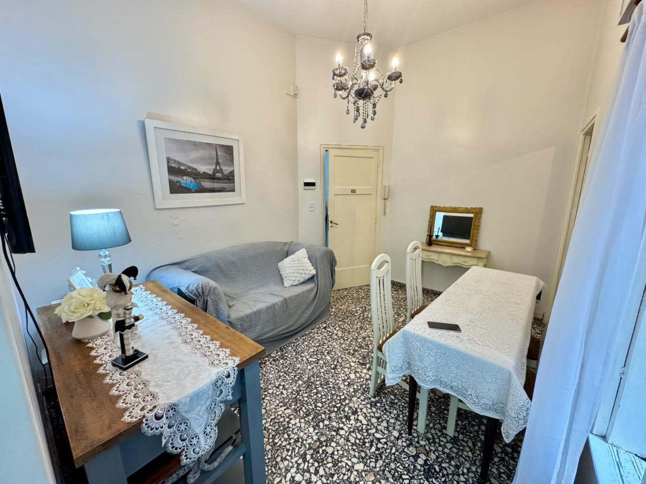 Foto de VENTA DEPTO 3AMB CON PATIO EN ABASTO, imagen 3