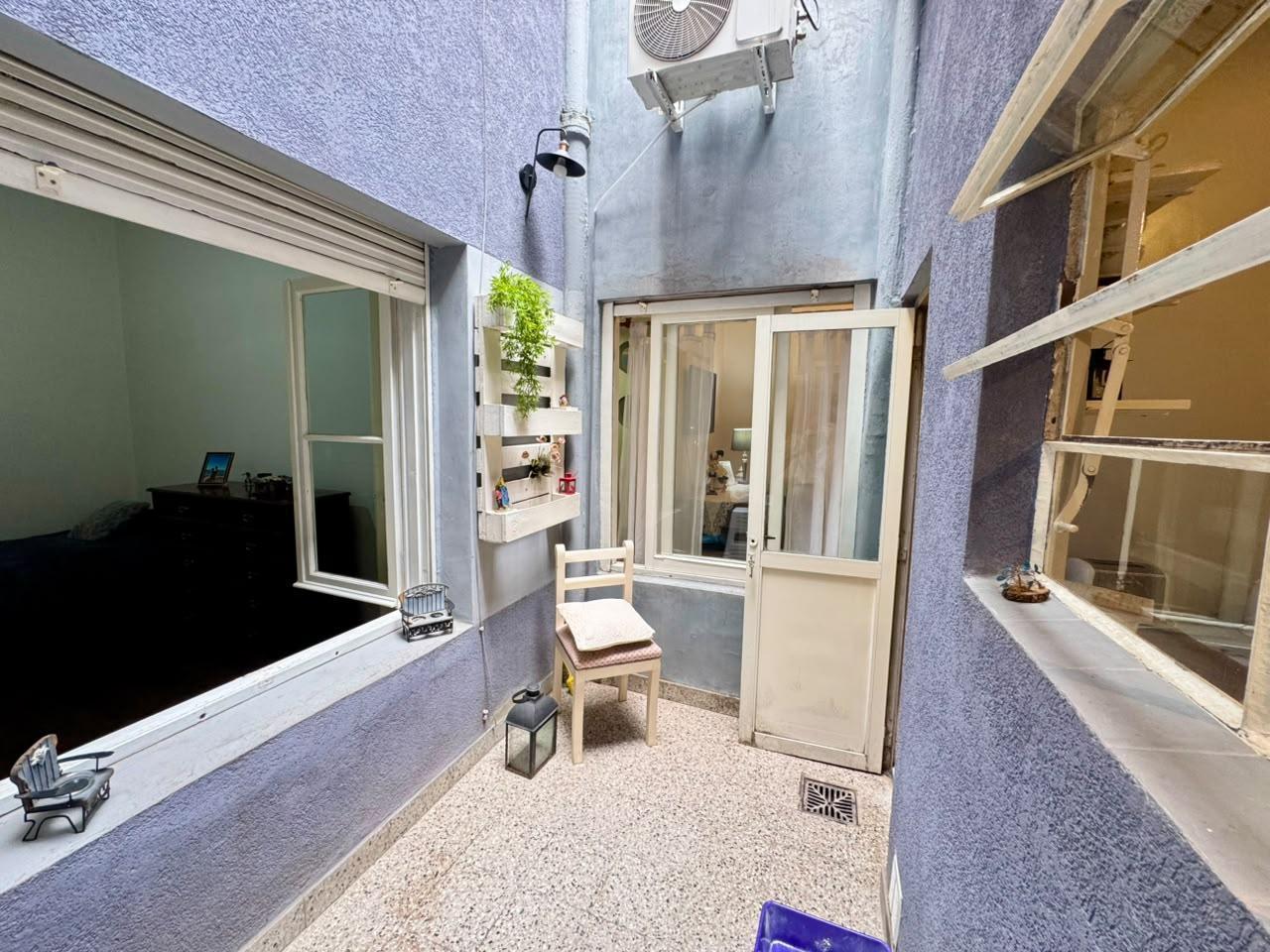 Foto de VENTA DEPTO 3AMB CON PATIO EN ABASTO, imagen 2