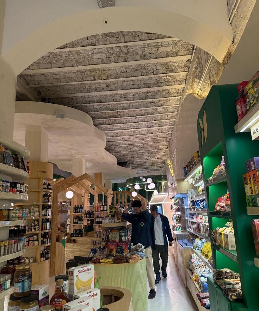 Foto de Local con salida a AVDAS de MAYO y RIVADAVIA, imagen 4