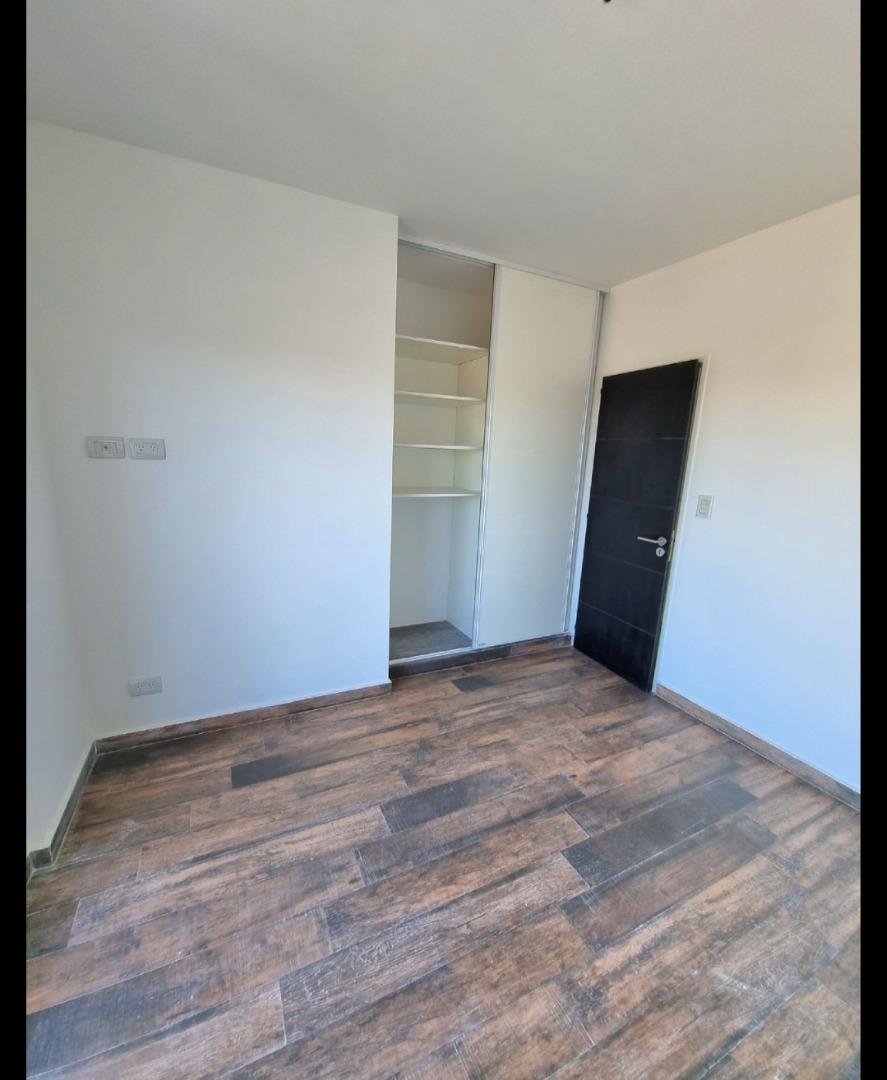 Foto de VENTA DPTO 2 AMB CON COCHERA TEMPERLEY, imagen 3