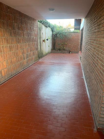 VENTA CASA 5 AMB COCHERA CUBIERTA JARDIN Y PATIO BURZACO
