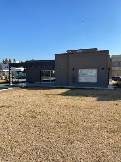 VENTA CASA 4 AMBIENTES EN BARRIO SANTA INES CANNING