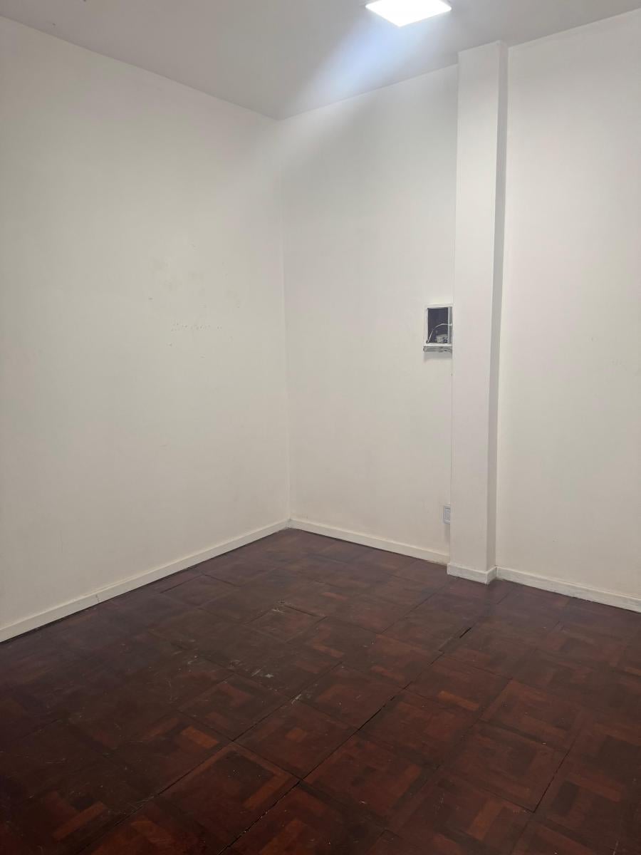 VENTA DE OFICINA  CENTRICA LOMAS DE ZAMORA