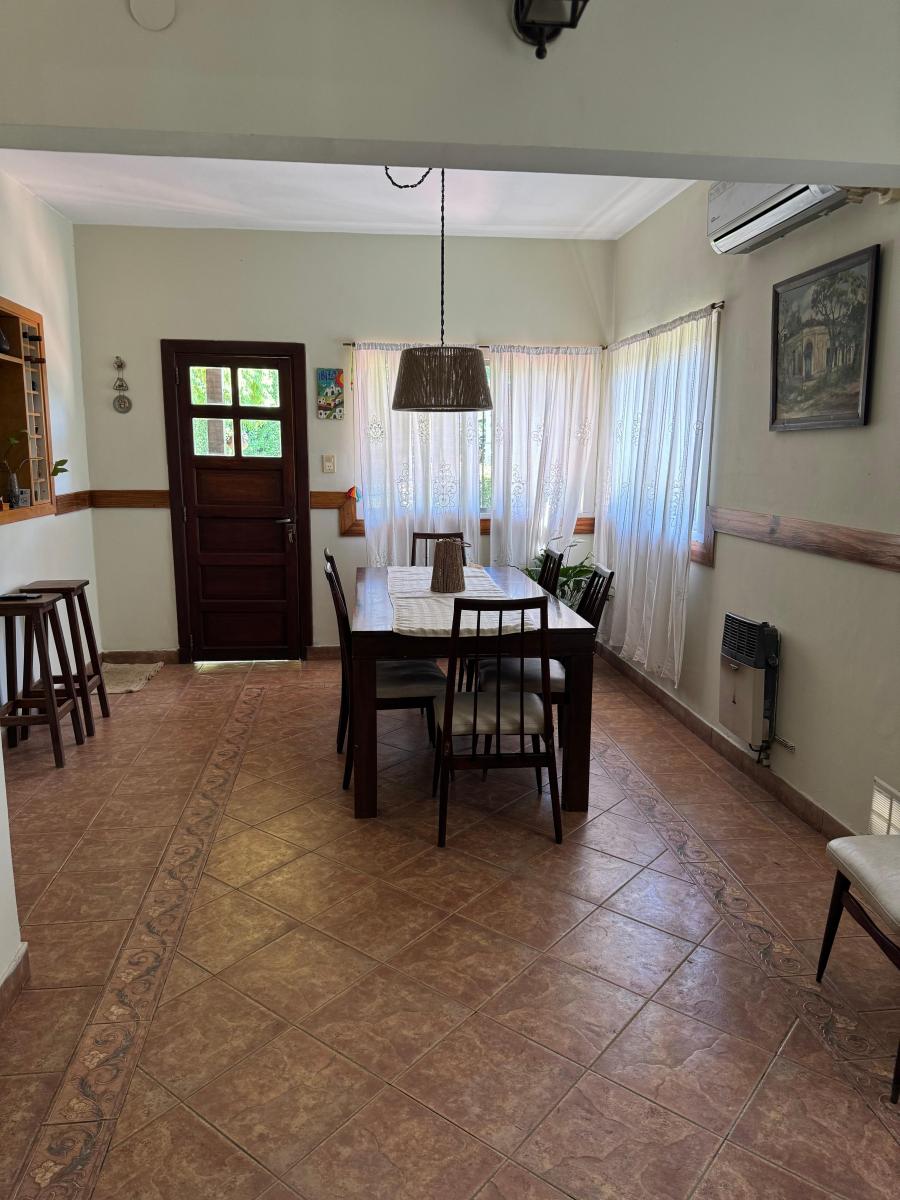 VENTA CASA 5 AMB CON PILETA BURZACO