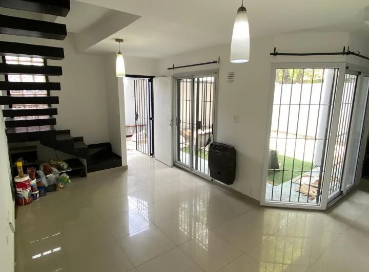 Alquiler Dúplex 3 Ambientes con cochera,patio y terraza Temperley Oeste 4