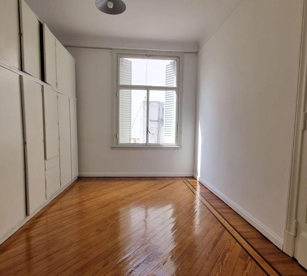 Venta Departamento 3 Ambientes con Dependencia 5