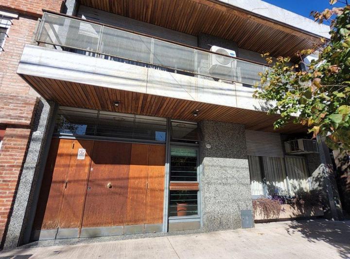 Venta casa para 2 familias  Villa Mitre 3
