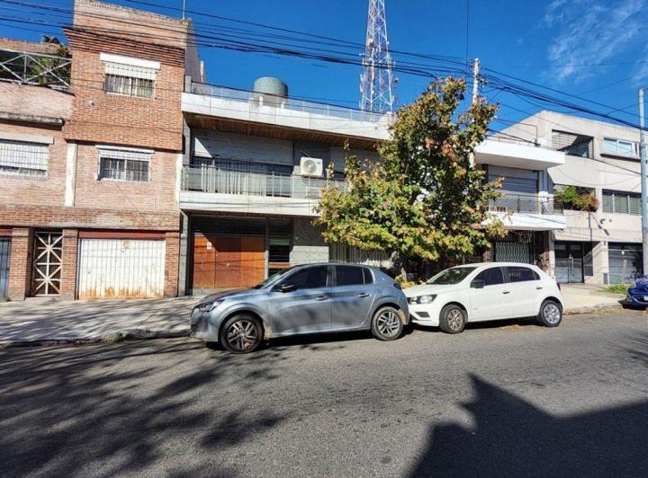Venta casa para 2 familias  Villa Mitre 2