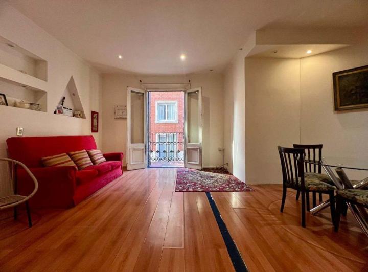 VENTA DEPARTAMENTO 5 AMBIENTES BALCON MICROCENTRO 1