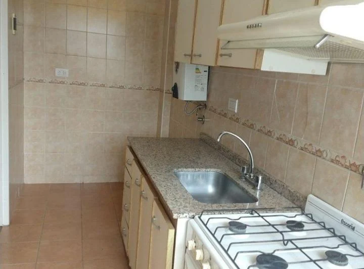 ALQUILER DEPARTAMENTO 2 AMBIENTES MONTE CASTRO 3
