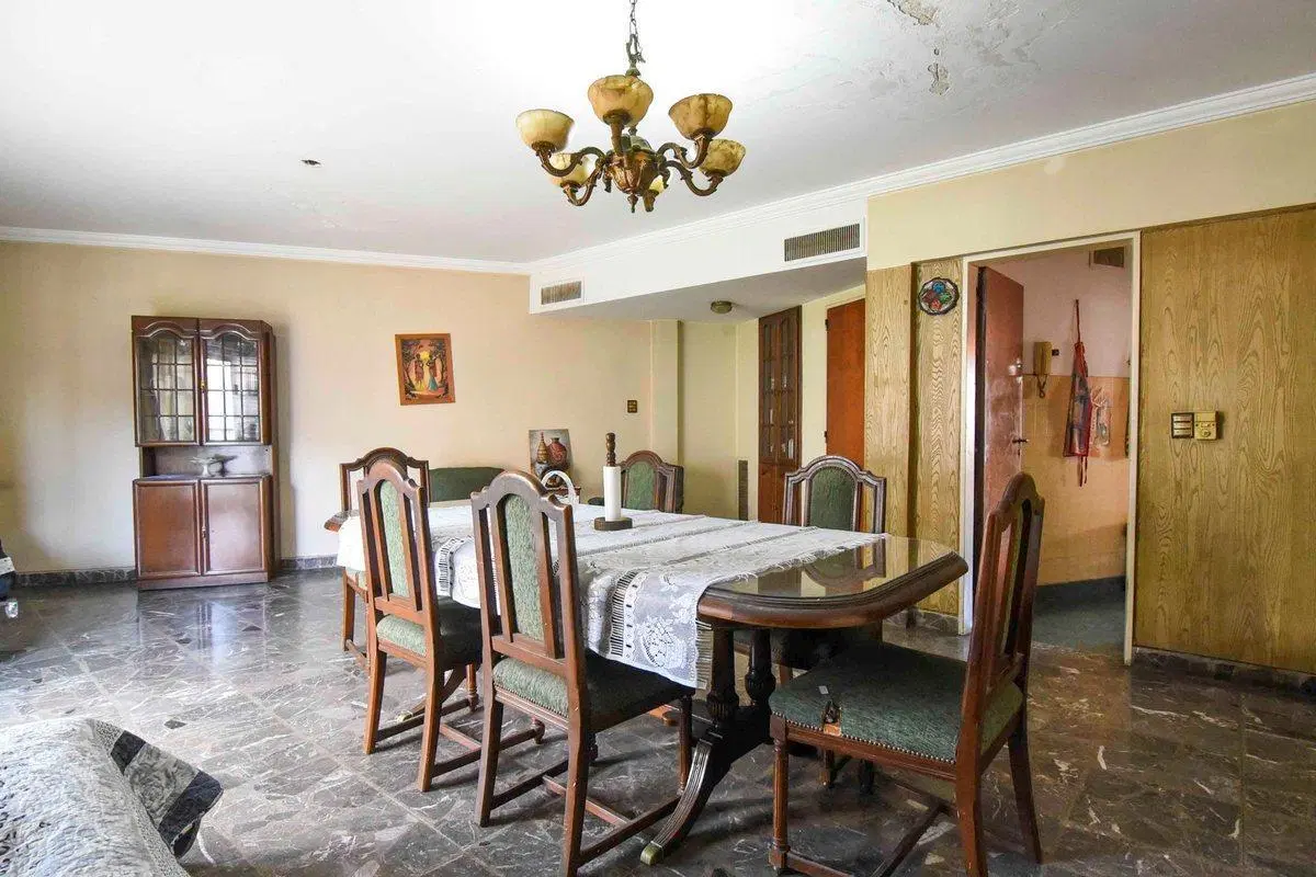 Venta Casa RESERVADA Cochera Parque Patricios 2