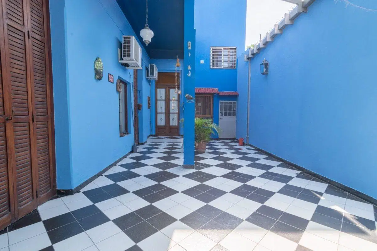 Casa de 6 Ambientes con local 3