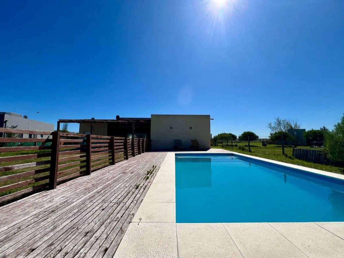ALQUILER CASA 4 AMBIENTES CON PILETA SAN SEBASTIAN 3