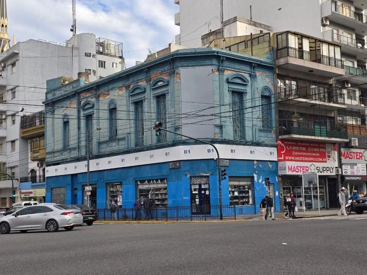 ALQUILER LOCAL COMERCIAL EN ESQUINA/AVENIDAS 2