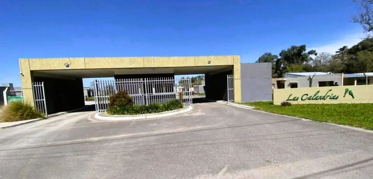 VENTA LOTE BARRIO LAS CALANDRIAS - CARDALES 2