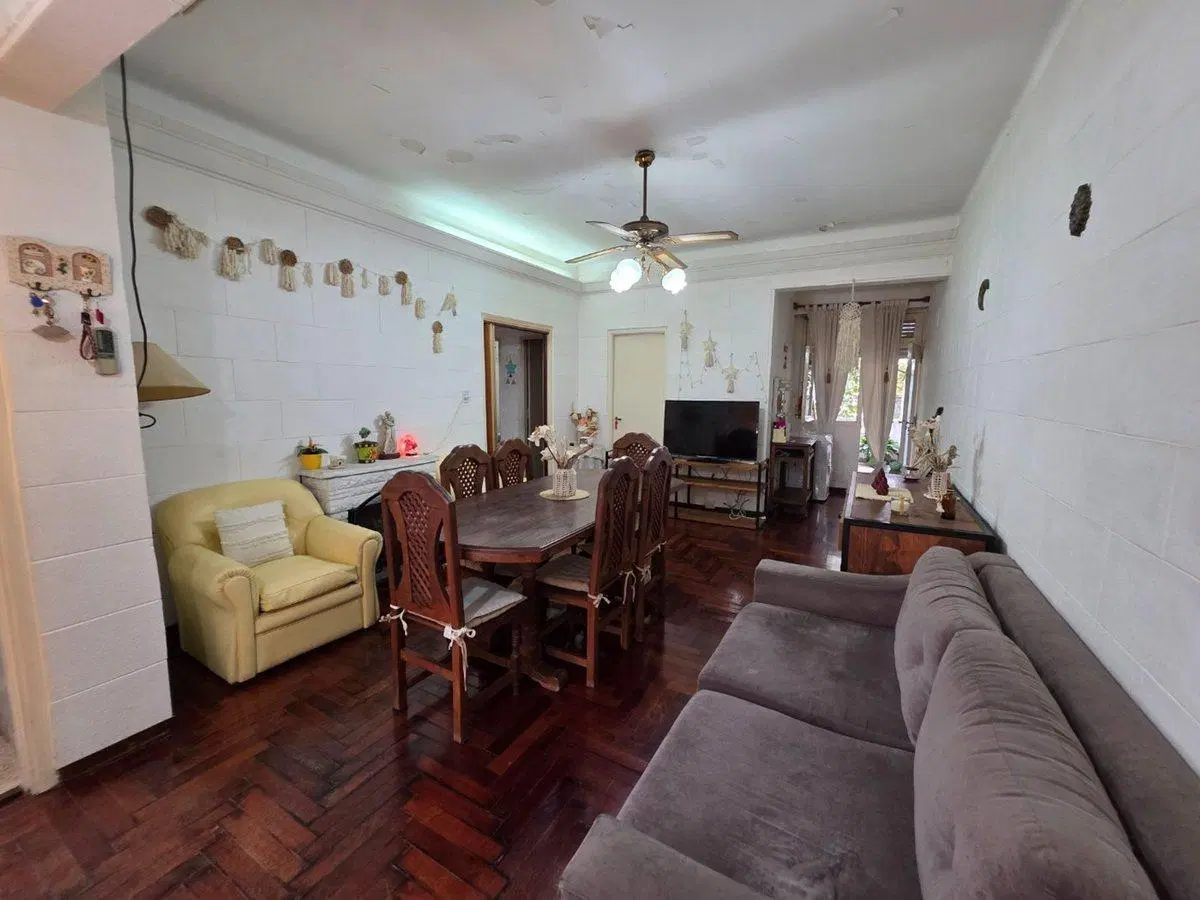 Venta 3 ambientes con dependencia frente Floresta 2