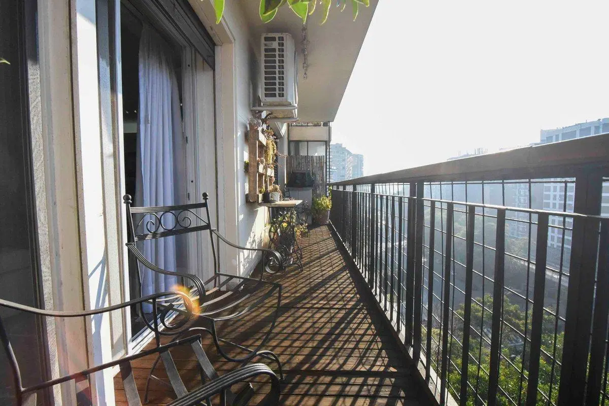 VENTA PISO DE 5 AMBIENTES SOBRE AV. LIBERTADOR 4