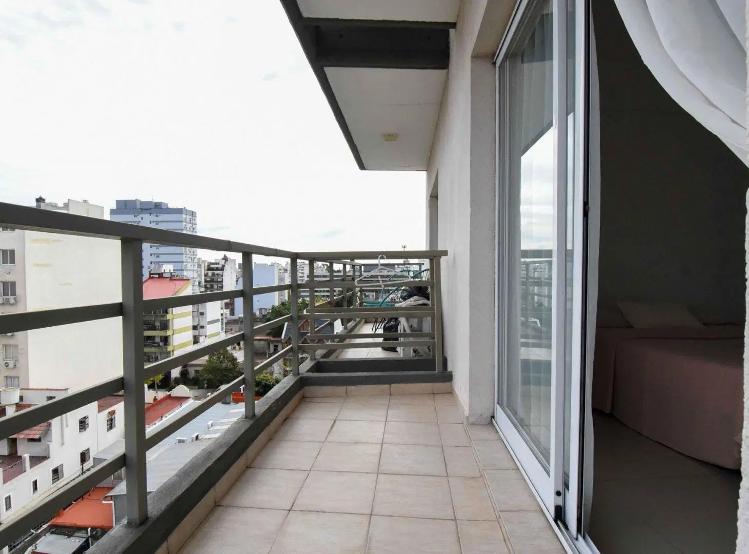 DEPARTAMENTO MONOAMBIENTE FLORES 5
