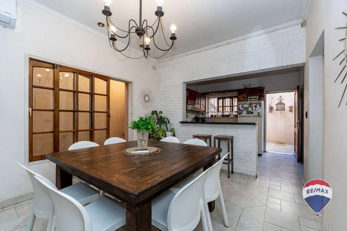 Venta casa 5 amb cochera. Barrio Naon Mataderos 5