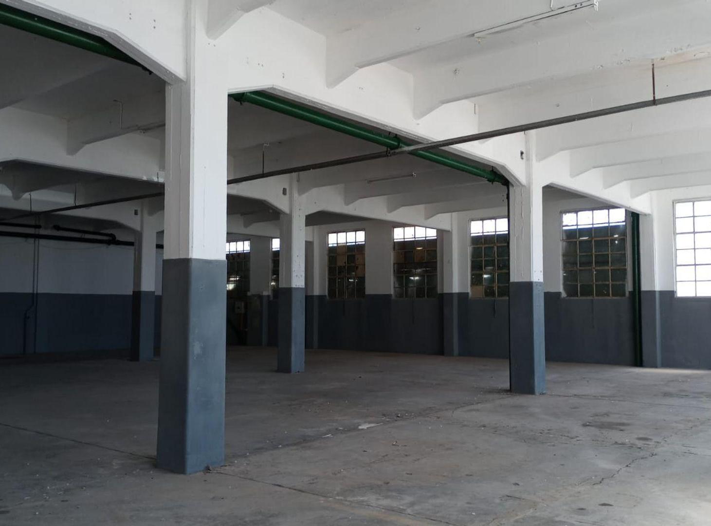 Alquiler Deposito Galpón 1400m2 Quilmes