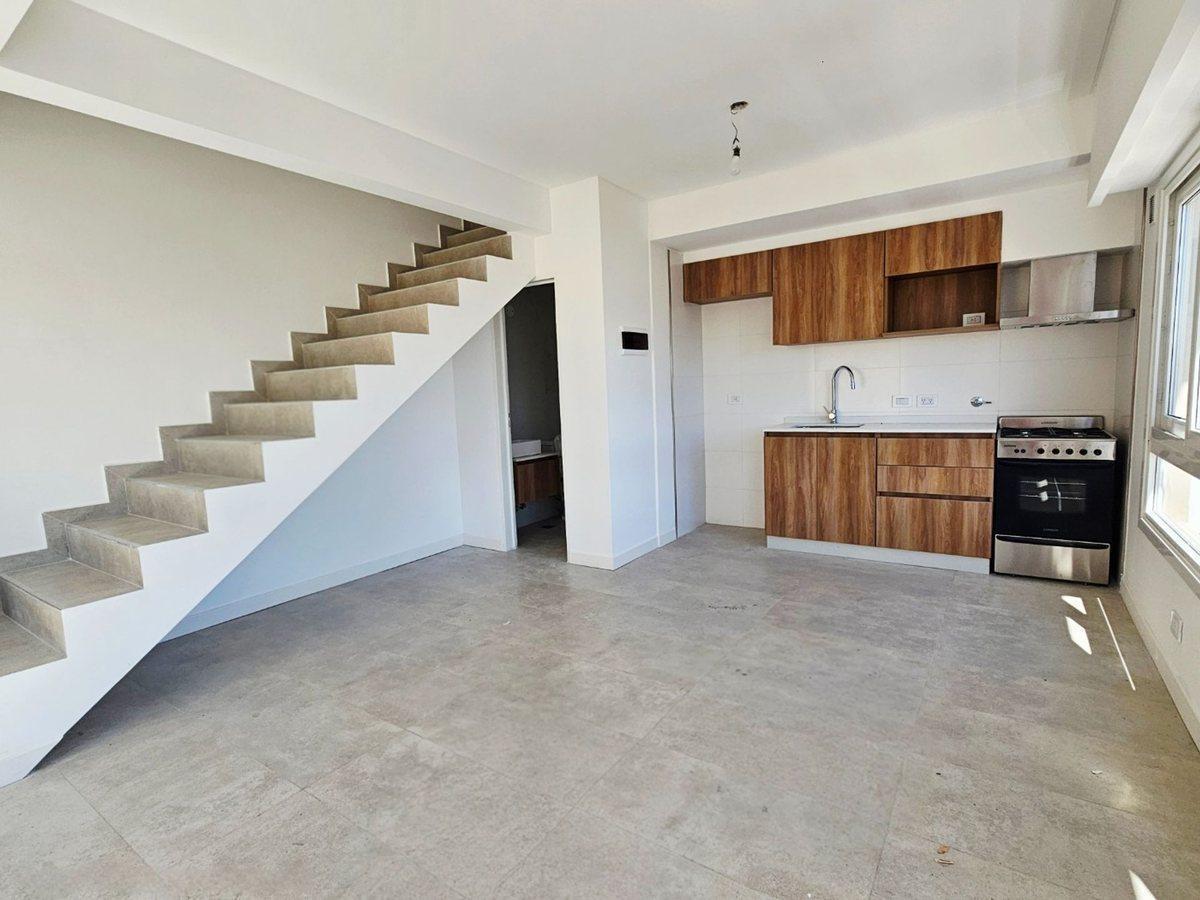 VENTA DEPARTAMENTO 2 AMBIENTES DUPLEX CABALLITO