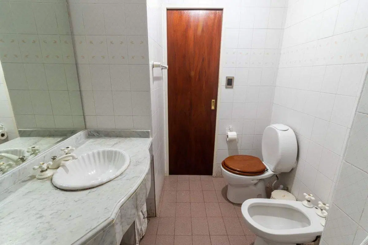 VENTA DE TRIPLEX  6 AMBIENTES CON COCHERAS 2
