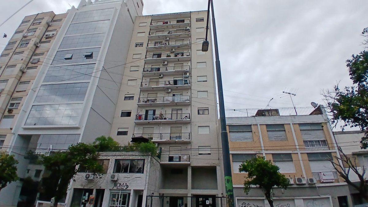 VENTA-DEPARTAMENTO 3 AMBIENTES C/COCHERA. LA PLATA