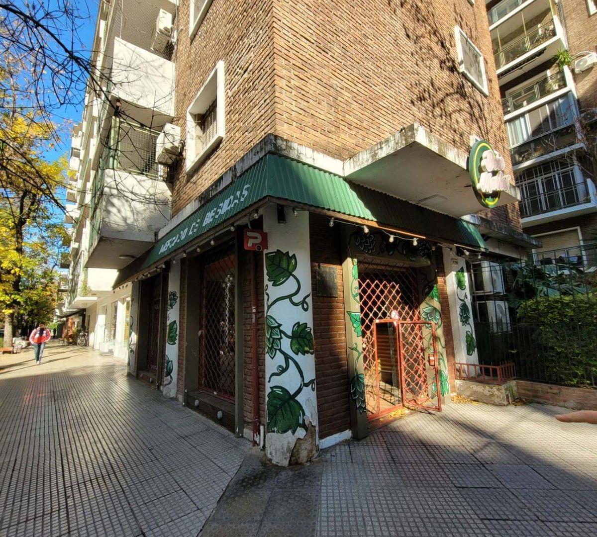 Alquiler Cañitas Local Comercial en Esquina 76 m2