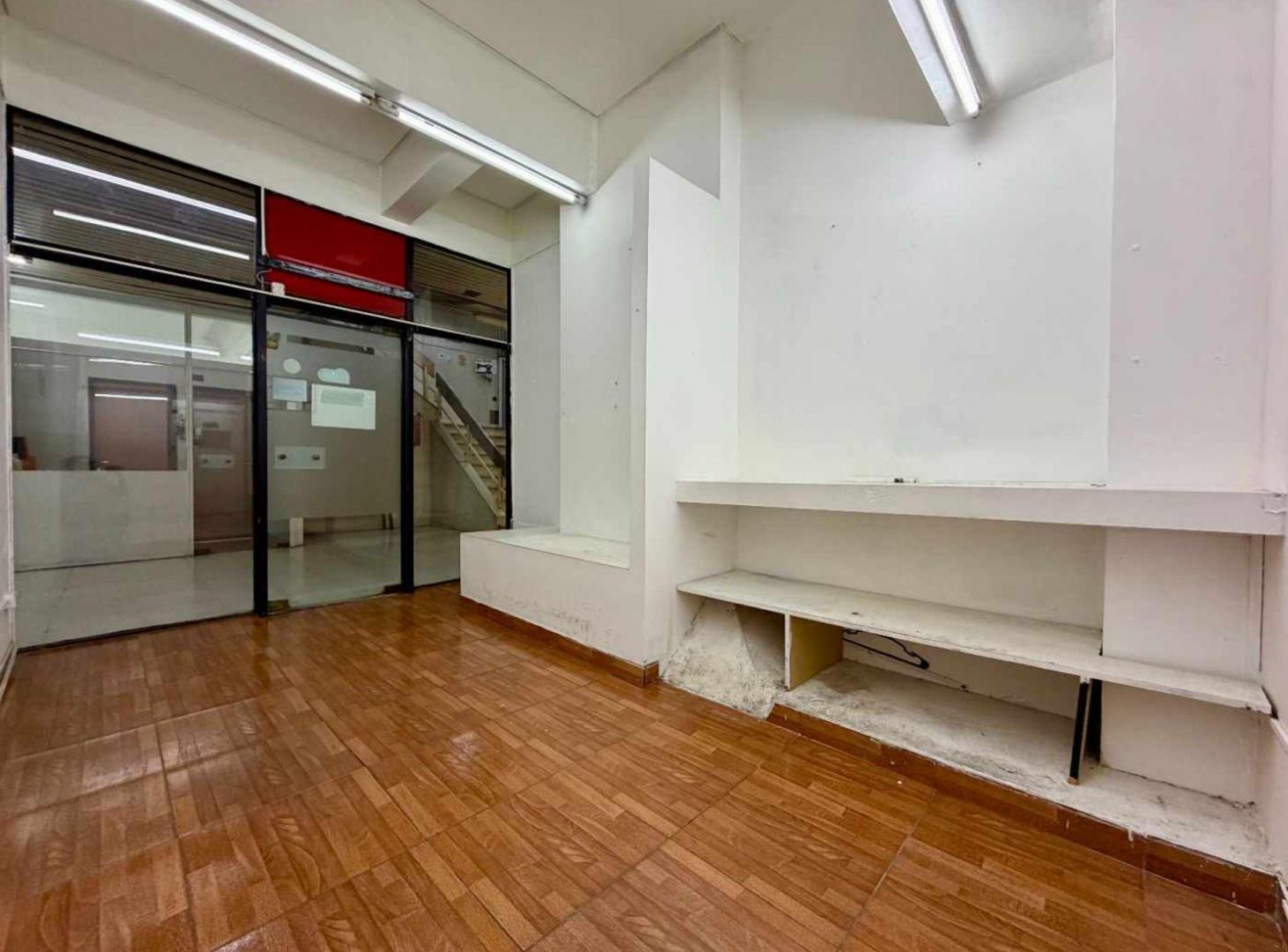 Alquiler local comercial en galeria Caballito CABA